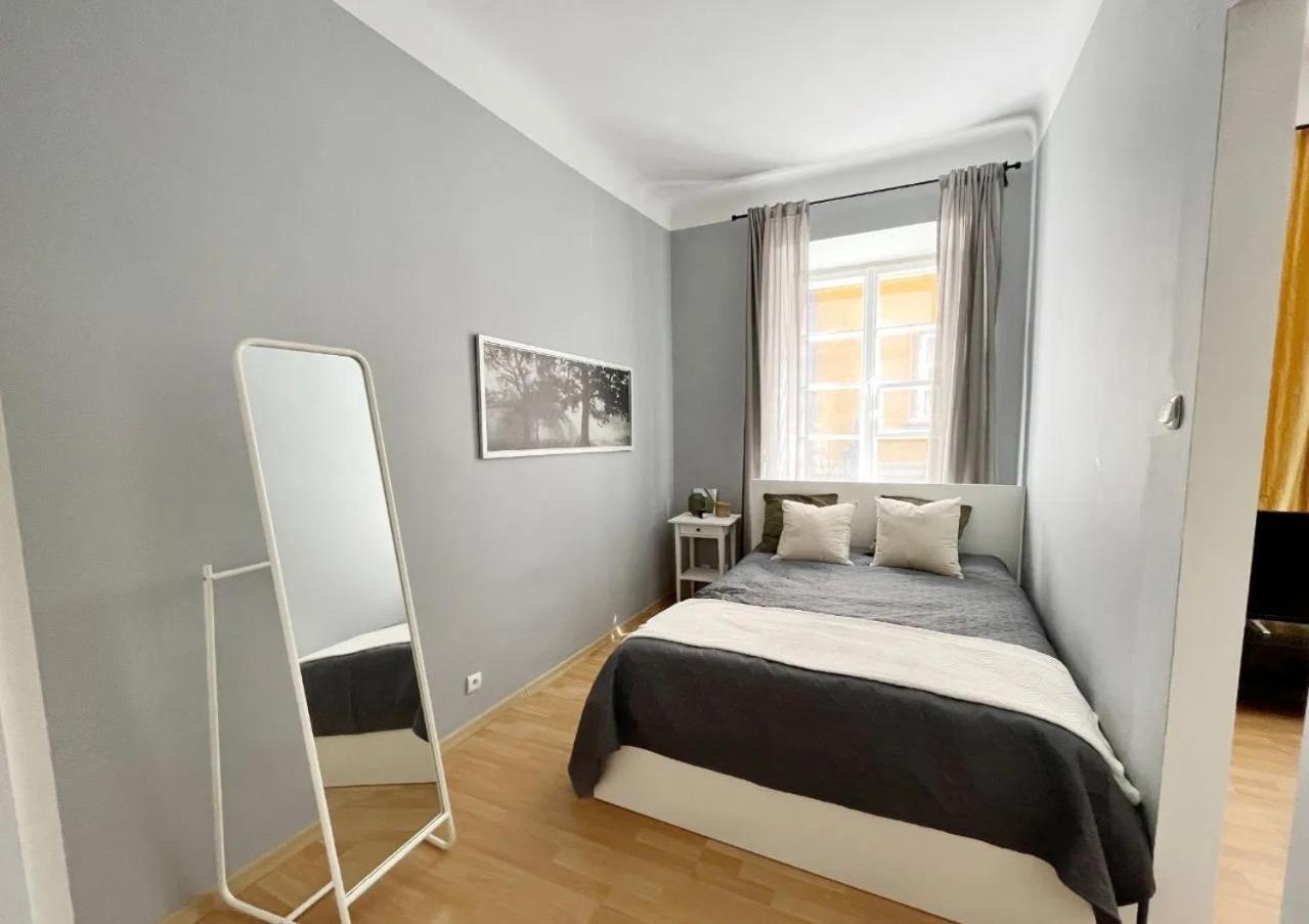 Apartment In Old *